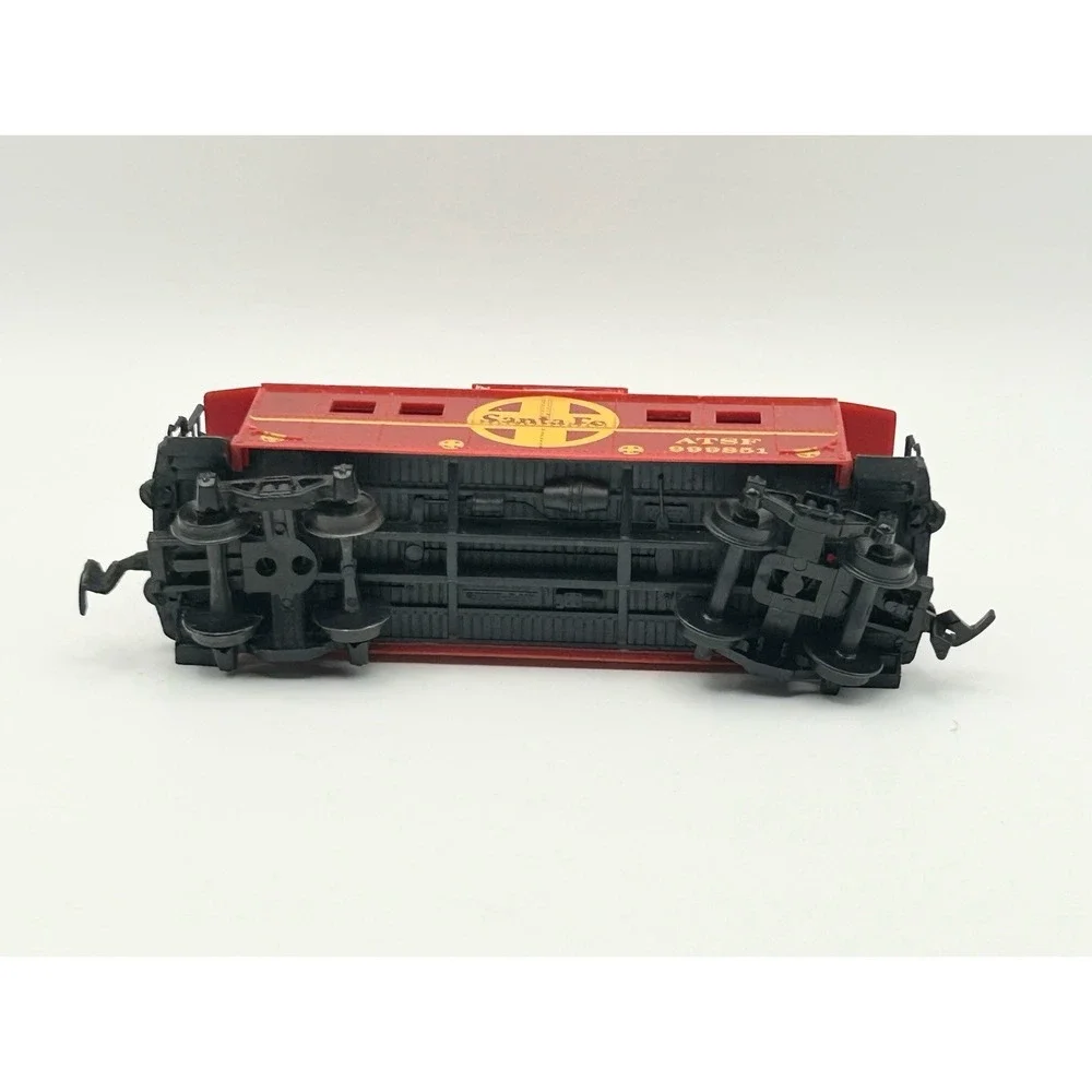 HO Scale Santa Fe ATSF Caboose Lot Of 2 Red Cabooses Freight Train